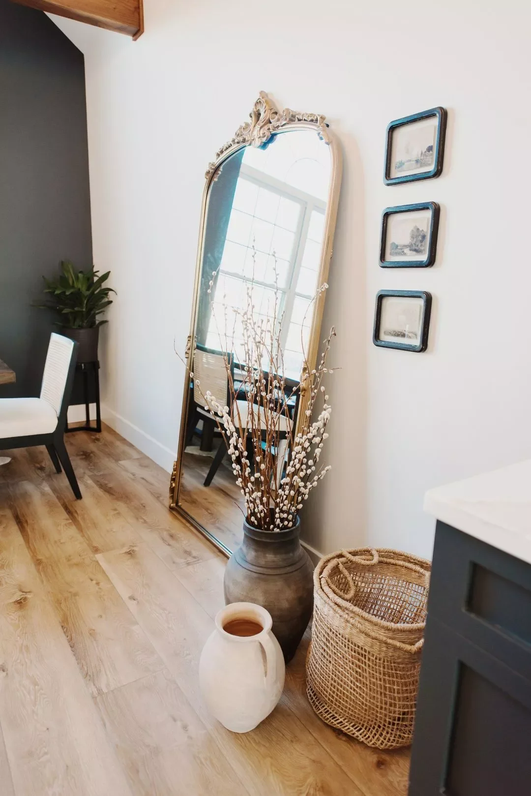 29 Stunning Large Floor Vase Ideas to Transform Your Home Decor 11 Go Beside the Mirror