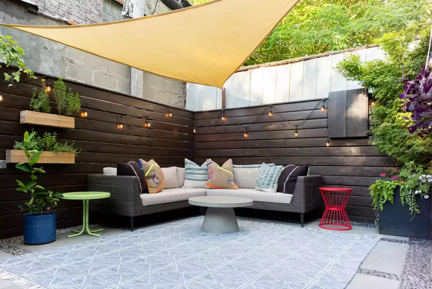 20 Stunning Deck Shade Solutions to Transform Your Outdoor Living Space 3 Go Big With Fabric