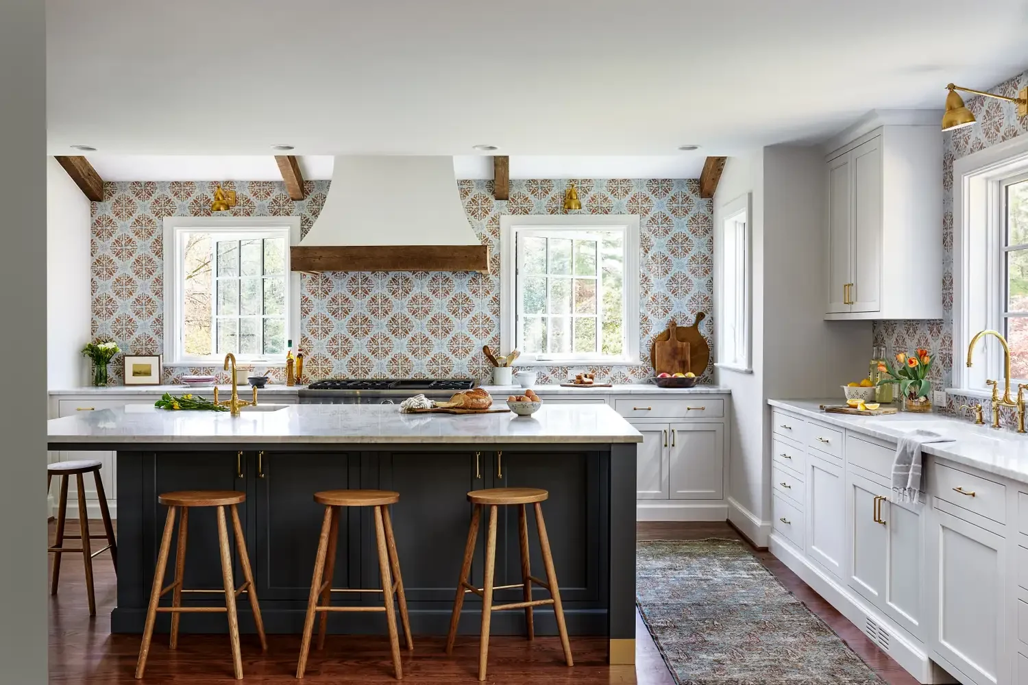30 Charming Rustic Kitchen Designs That Will Steal Your Heart 5 Go Big With a Backsplash