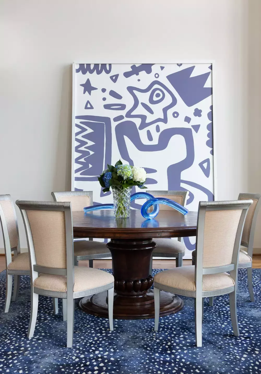 35 Beautiful Dining Room Rug Ideas That Will Transform Your Space 29 Go Big With a Blue Rug and Blue Accents