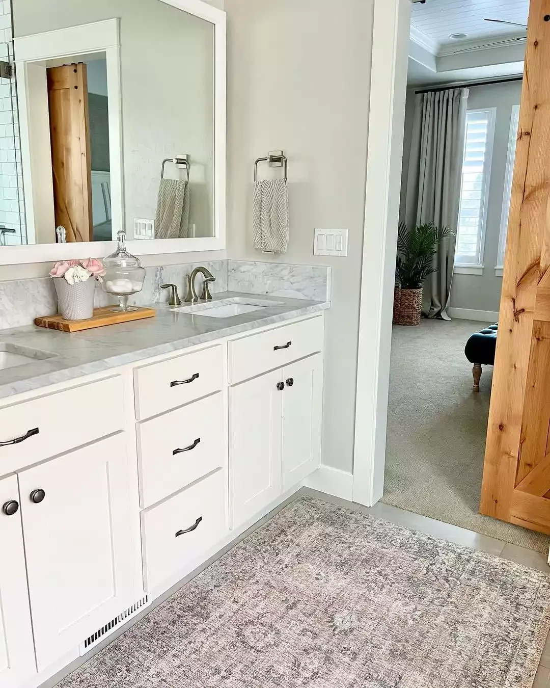23 Brilliant Bathroom Rug Ideas That Will Transform Your Space 19 Go Big With a Wide Bath Mat