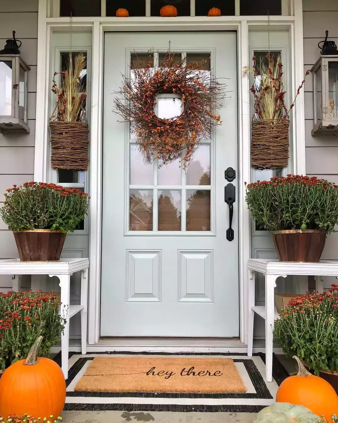 41 Beautiful Fall Outdoor Decorating Ideas to Transform Your Space This Season 7 Go Big with a Flower Theme