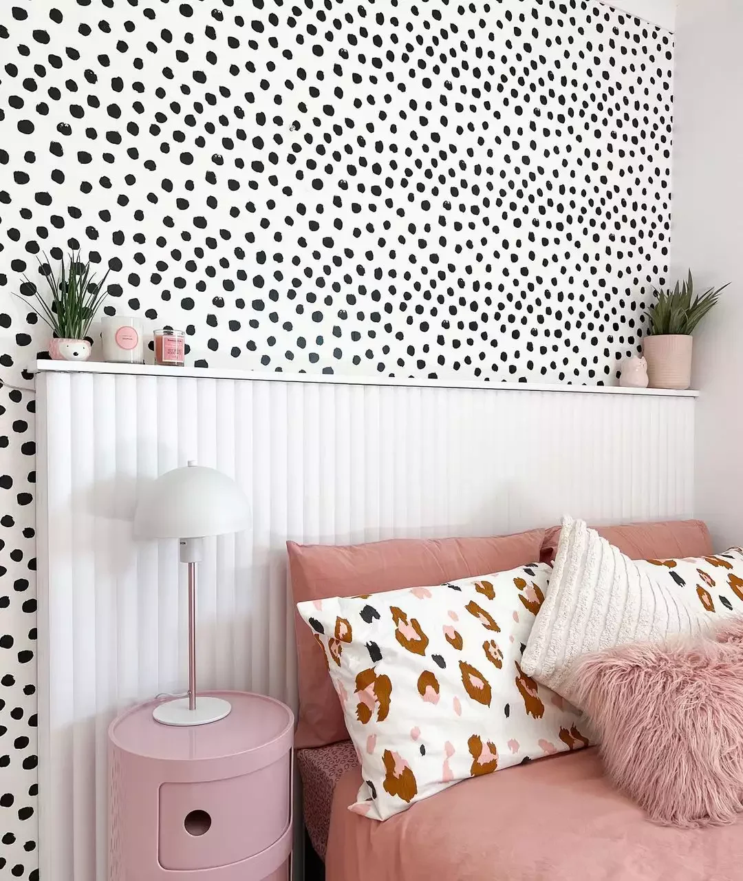 20 Tween Bedroom Ideas That Will Absolutely Wow Them 10 Go Black, White, and Pink