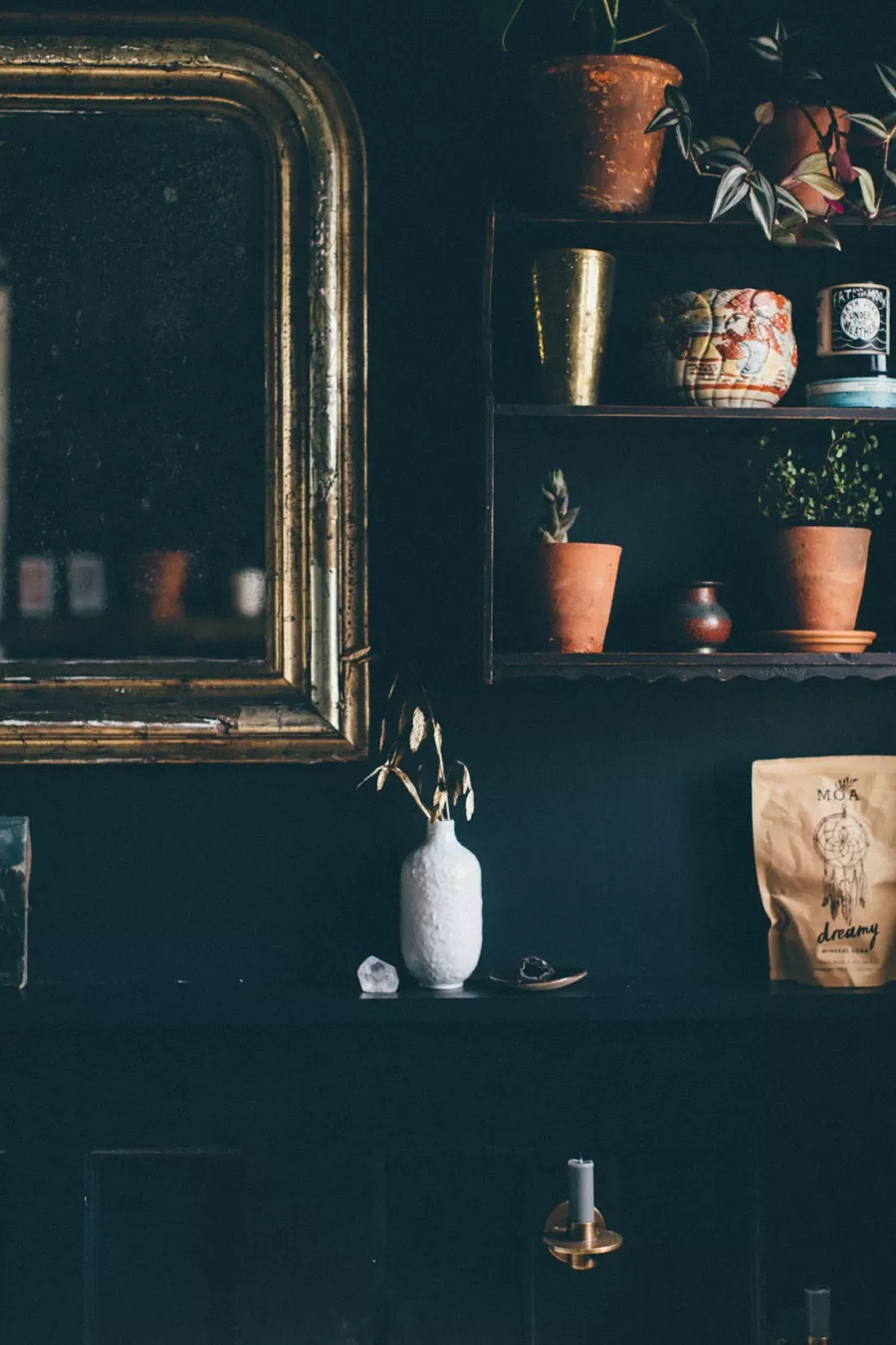 45 Shelf Styling Ideas That'll Transform Your Space Like a Design Pro 17 Go Black on Black