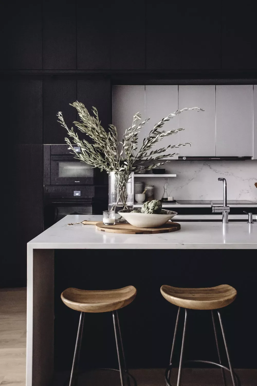 14 Stunning Kitchen Ceiling Designs That Transform Your Space 13 Go Black