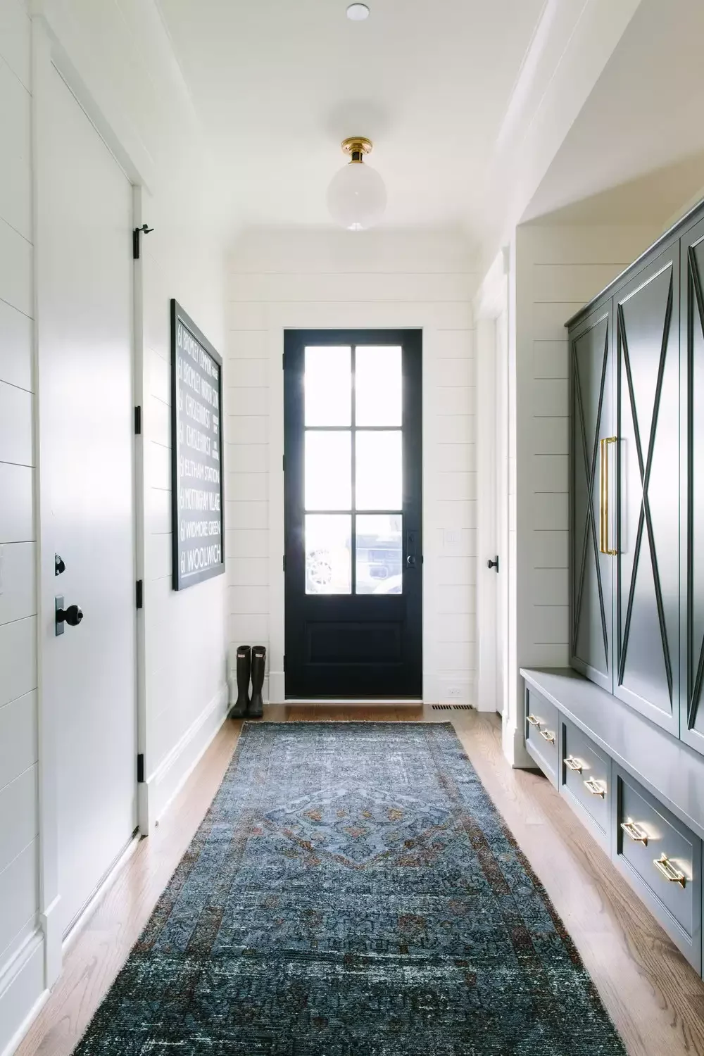 25 Stunning Entryway Rug Ideas That Create Unforgettable First Impressions 7 Go Blue