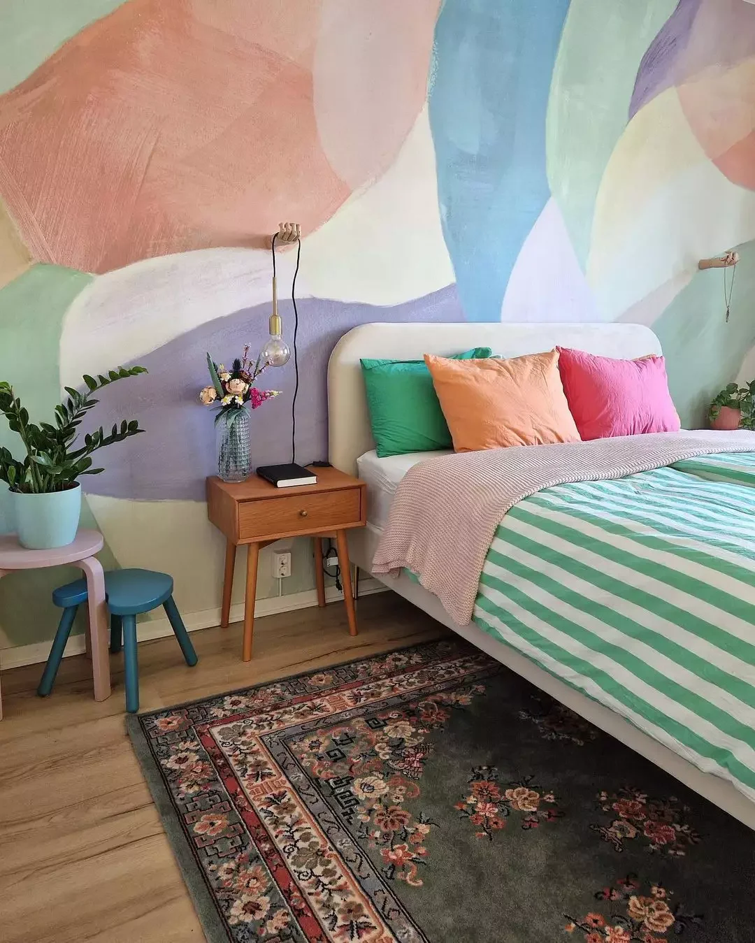 30 Cozy Bedding Ideas to Transform Your Bedroom Into a Dreamy Retreat 14 Go Bold With Stripes