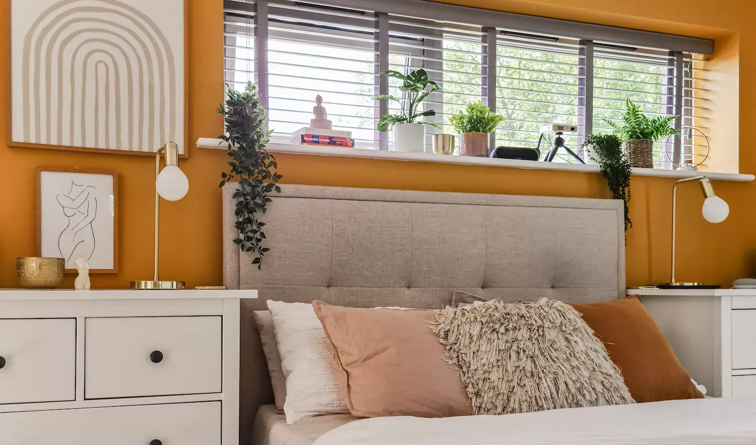 24 Sunny Yellow Bedroom Ideas to Brighten Your Space 12 Go Deep