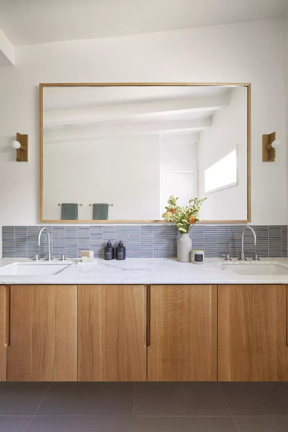25 Stunning Double Vanity Ideas That Will Transform Your Bathroom 25 Go Earthy and Natural