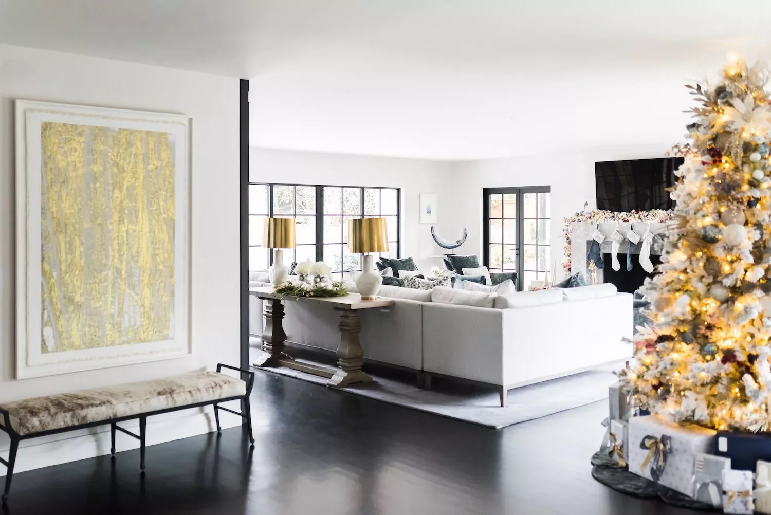 50 Christmas Decorating Ideas That Create a Designer Wonderland Go For the Gold