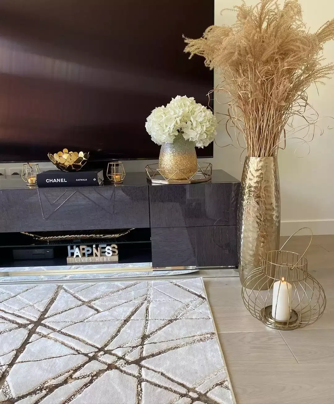 29 Stunning Large Floor Vase Ideas to Transform Your Home Decor 2 Go Glam