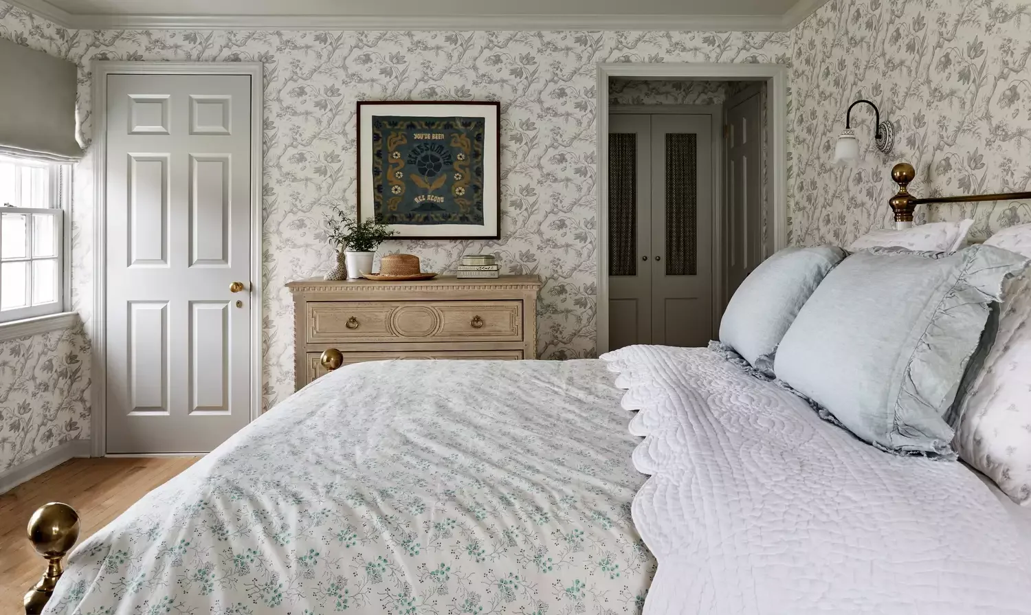 32 Stunning Gray and White Bedroom Ideas for a Classic Look That Never Goes Out of Style 24 Go Grandmillennial With Gray