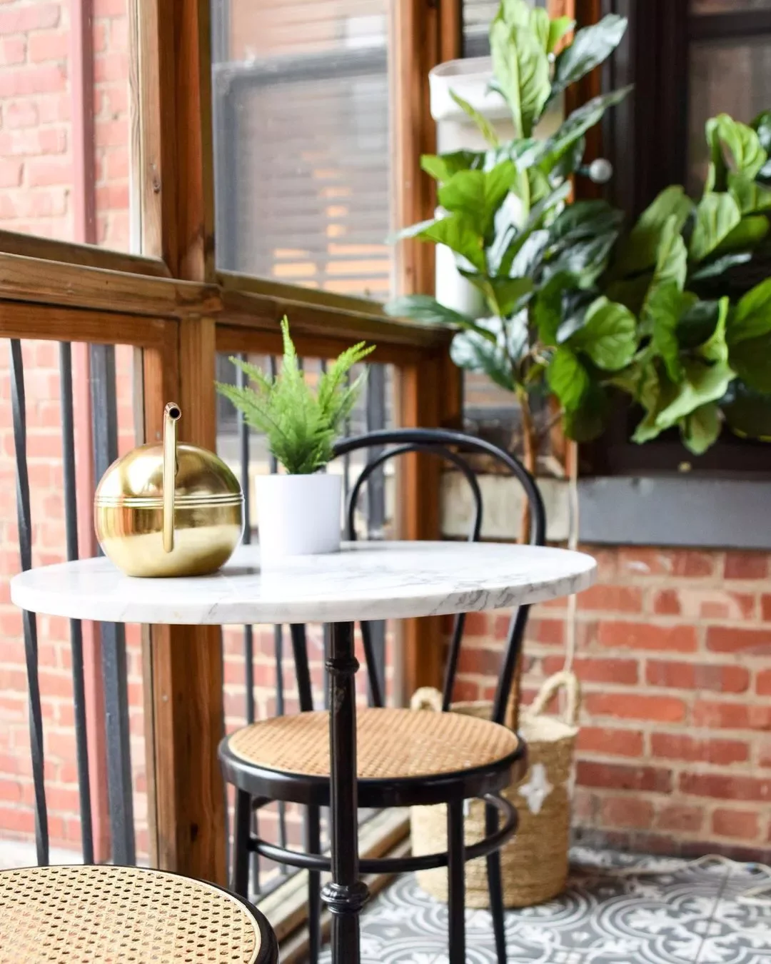 31 Brilliant Small Screened Porch Ideas That Make Every Square Foot Count 27 Go Green With Fake Plants