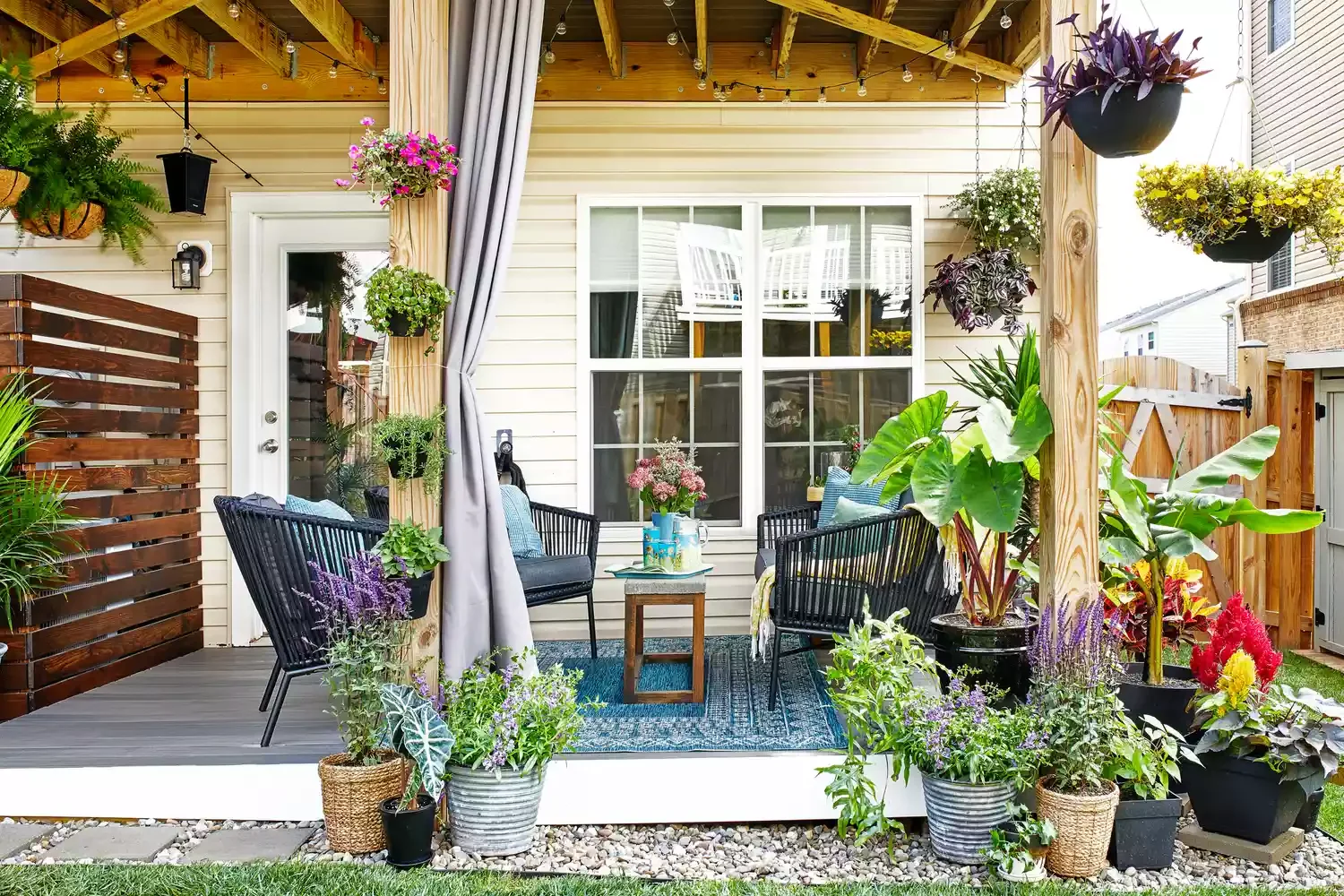 29 Creative Small Backyard Ideas to Transform Your Outdoor Space Go Green With Hanging Planters