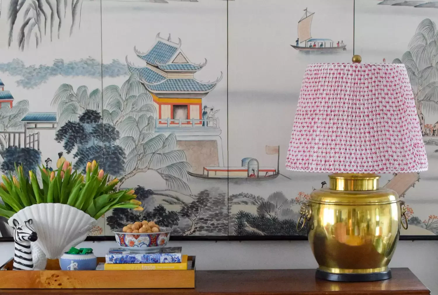 25 Charming Ways to Create Your Dream Vintage-Style Bedroom 26 Go Large With Lighting