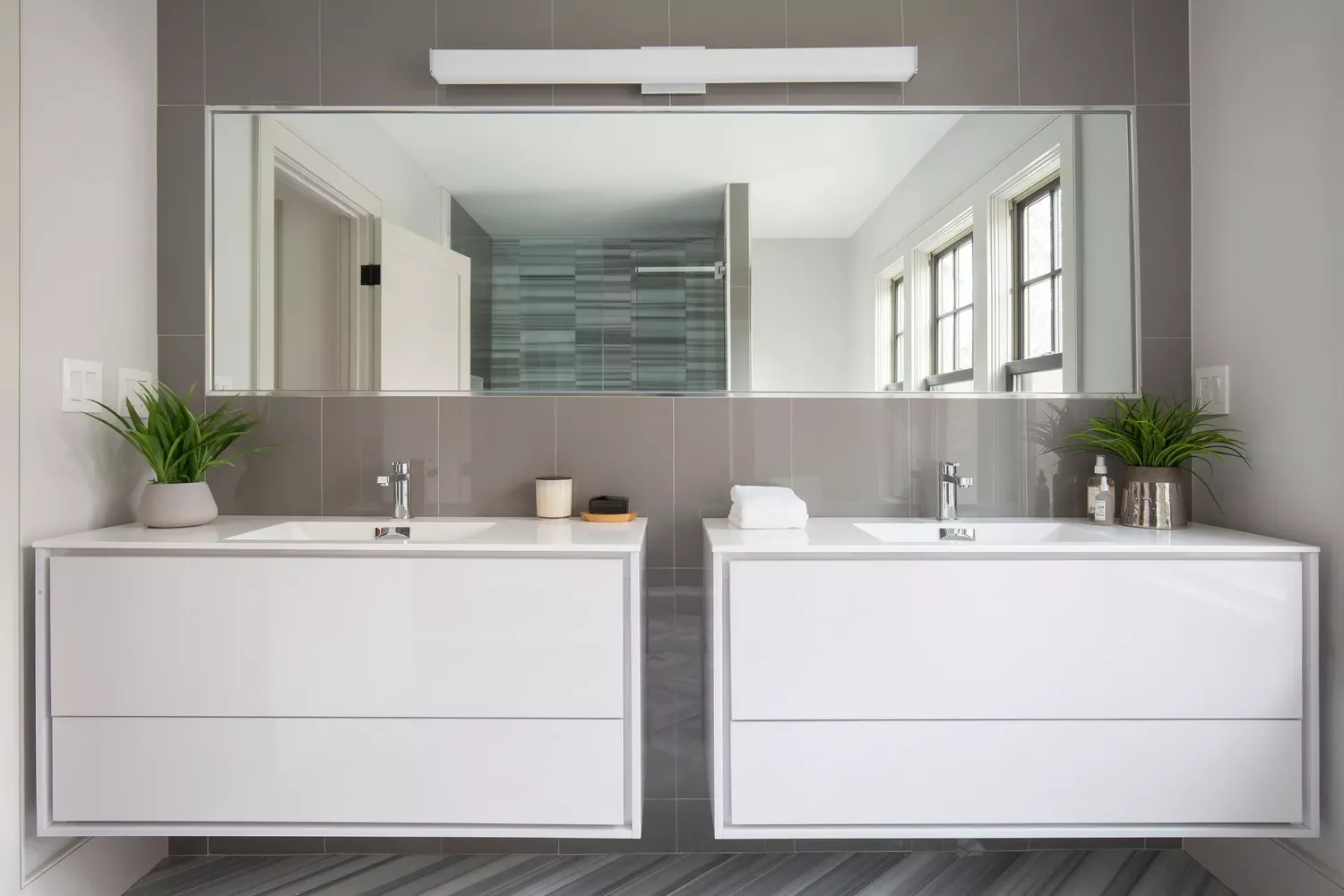 25 Stunning Double Vanity Ideas That Will Transform Your Bathroom 16 Go Modern and Sleek