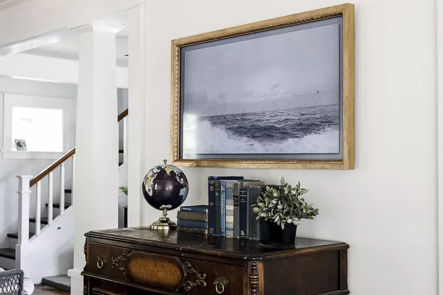 21 Beautiful Ways to Style Your TV Console Like a Pro 7 Go Vintage