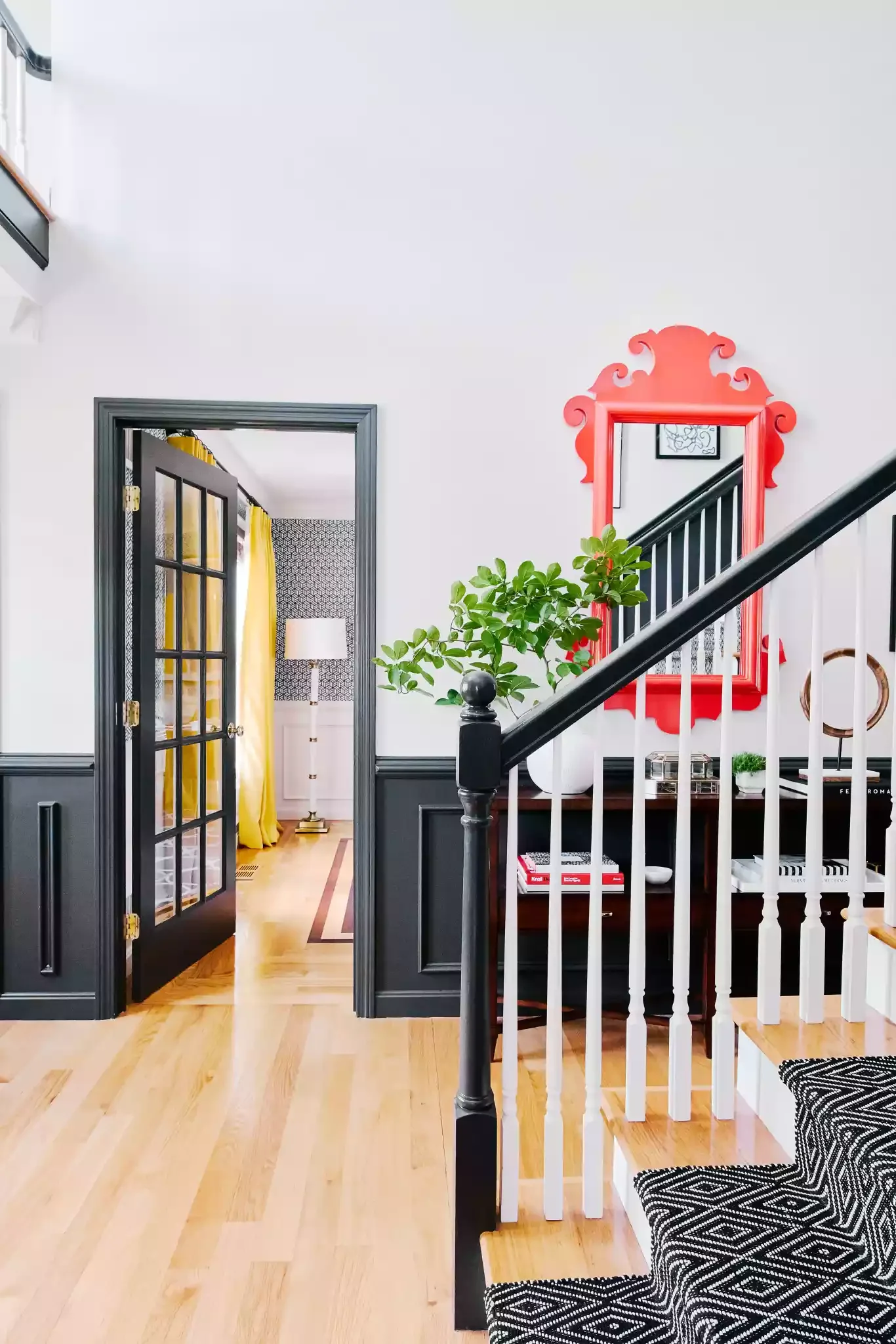 25 Chair Rail Designs That Transform Any Room Into Something Special 7 Go With Black
