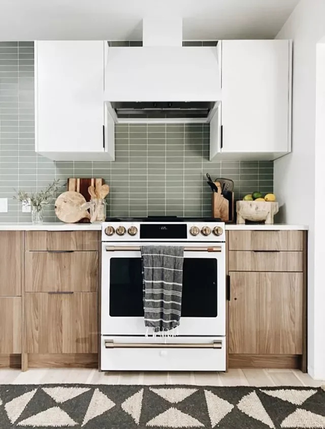 21 Narrow Kitchen Design Ideas to Transform Your Long Space 3 Go With Two-Toned Cabinets