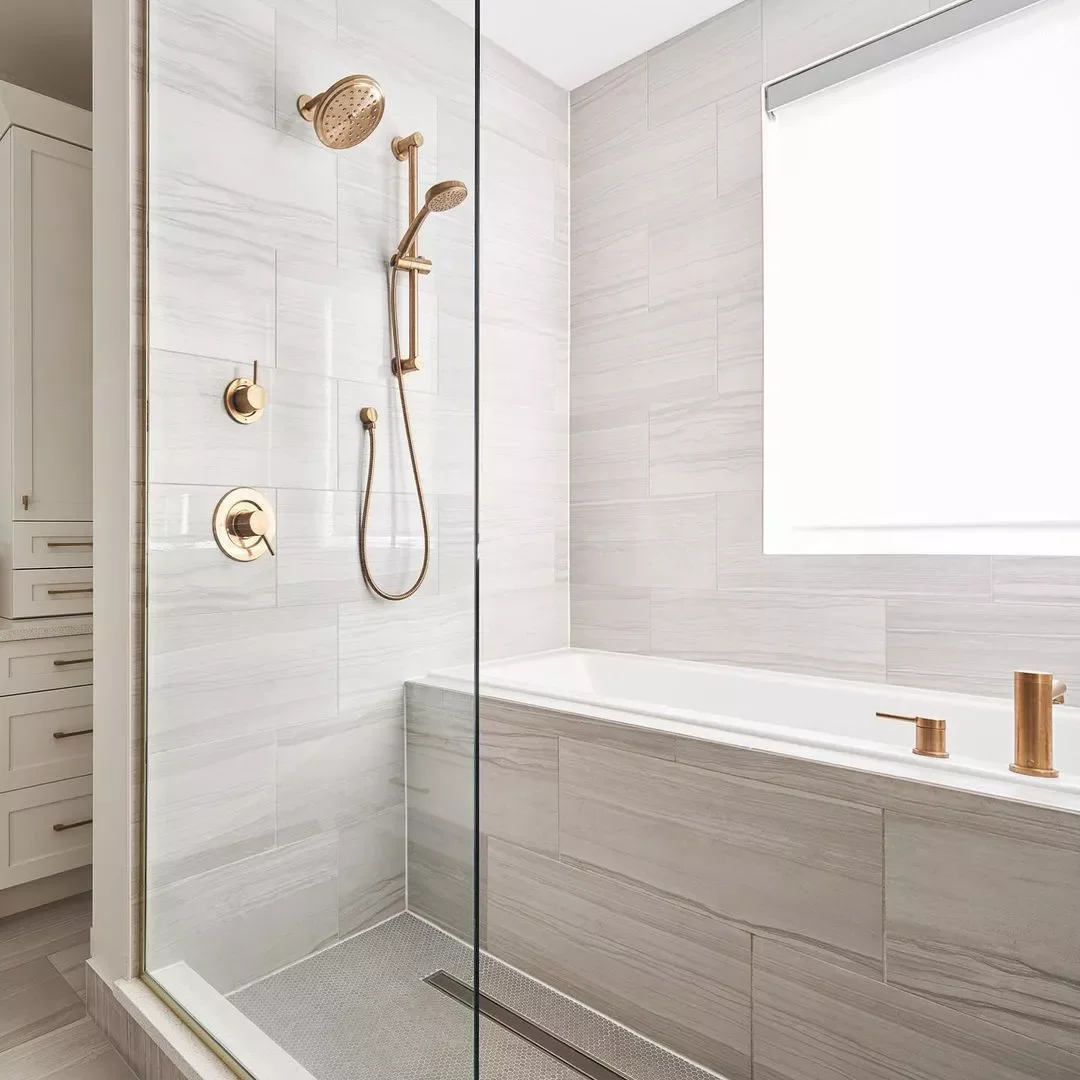 20 Creative Ways to Combine Your Bathtub and Shower in One Space 4 Go With a Custom Built-In