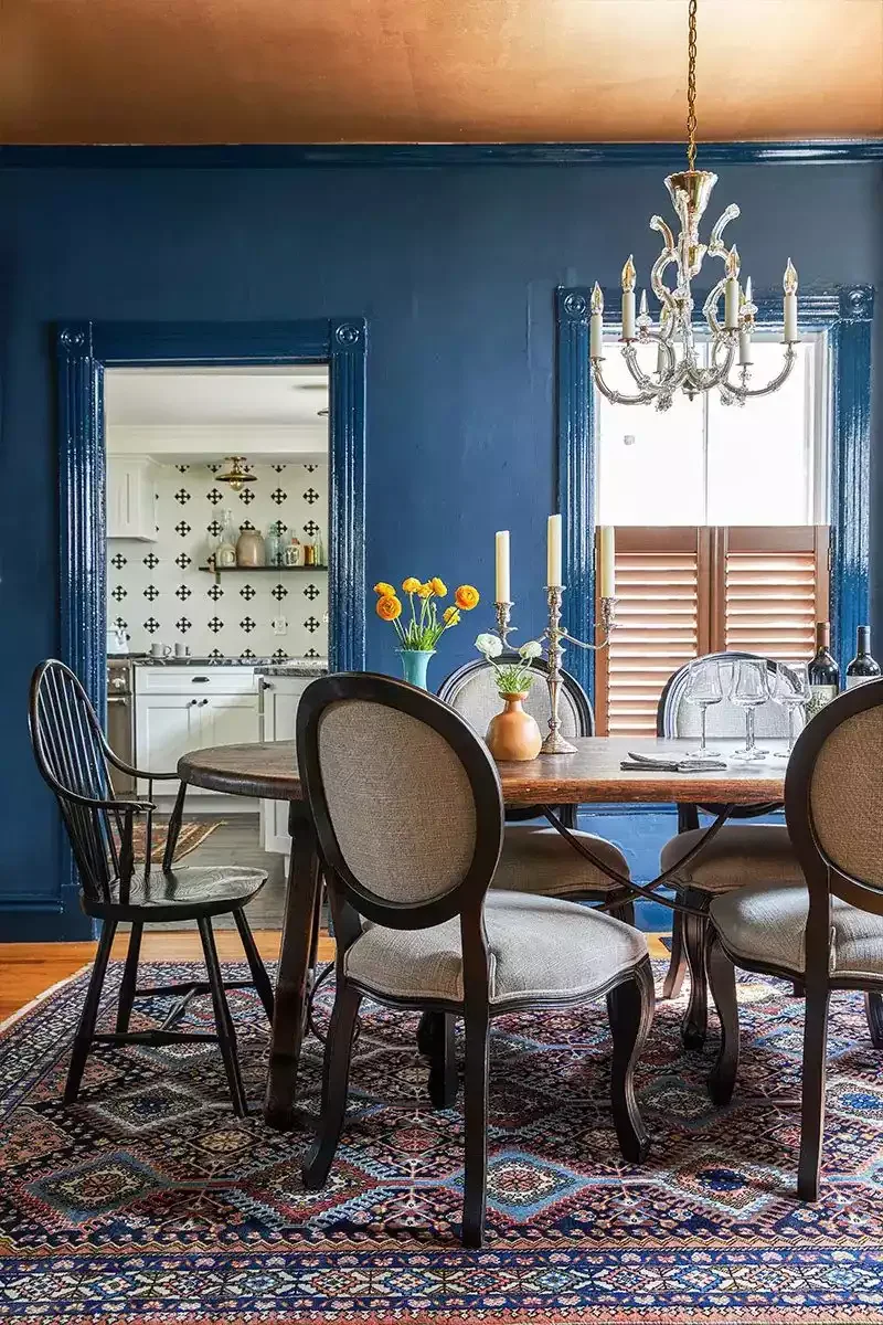 35 Beautiful Dining Room Rug Ideas That Will Transform Your Space 5 Go With a Multicolored Rug