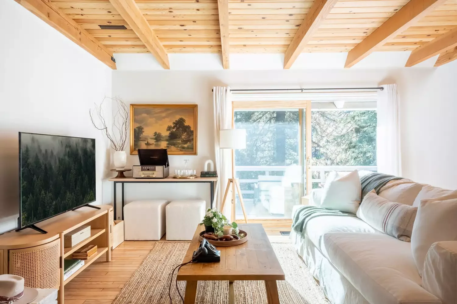20 Stunning Shiplap Ceiling Designs That Will Transform Your Home 2 Go for Blonde Wood Stain