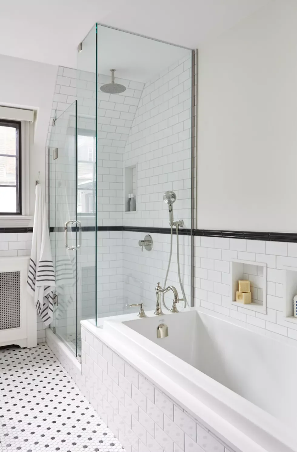 22 Stunning Bathtub Design Ideas That Will Transform Your Bathroom 18 Go for Classic Tile