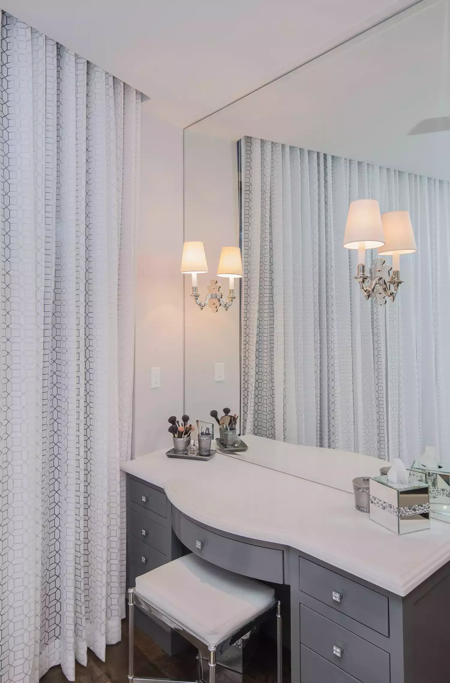20 Beautiful Makeup Vanity Ideas to Transform Your Daily Beauty Routine 7 Go for a Sophisticated Silver Palette