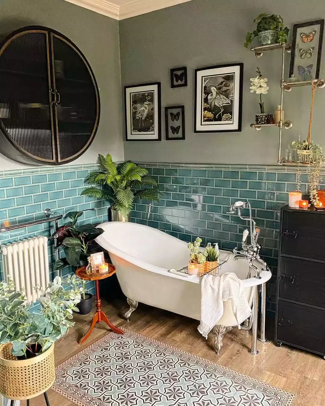 23 Brilliant Bathroom Rug Ideas That Will Transform Your Space 12 Go for an Eclectic Mix