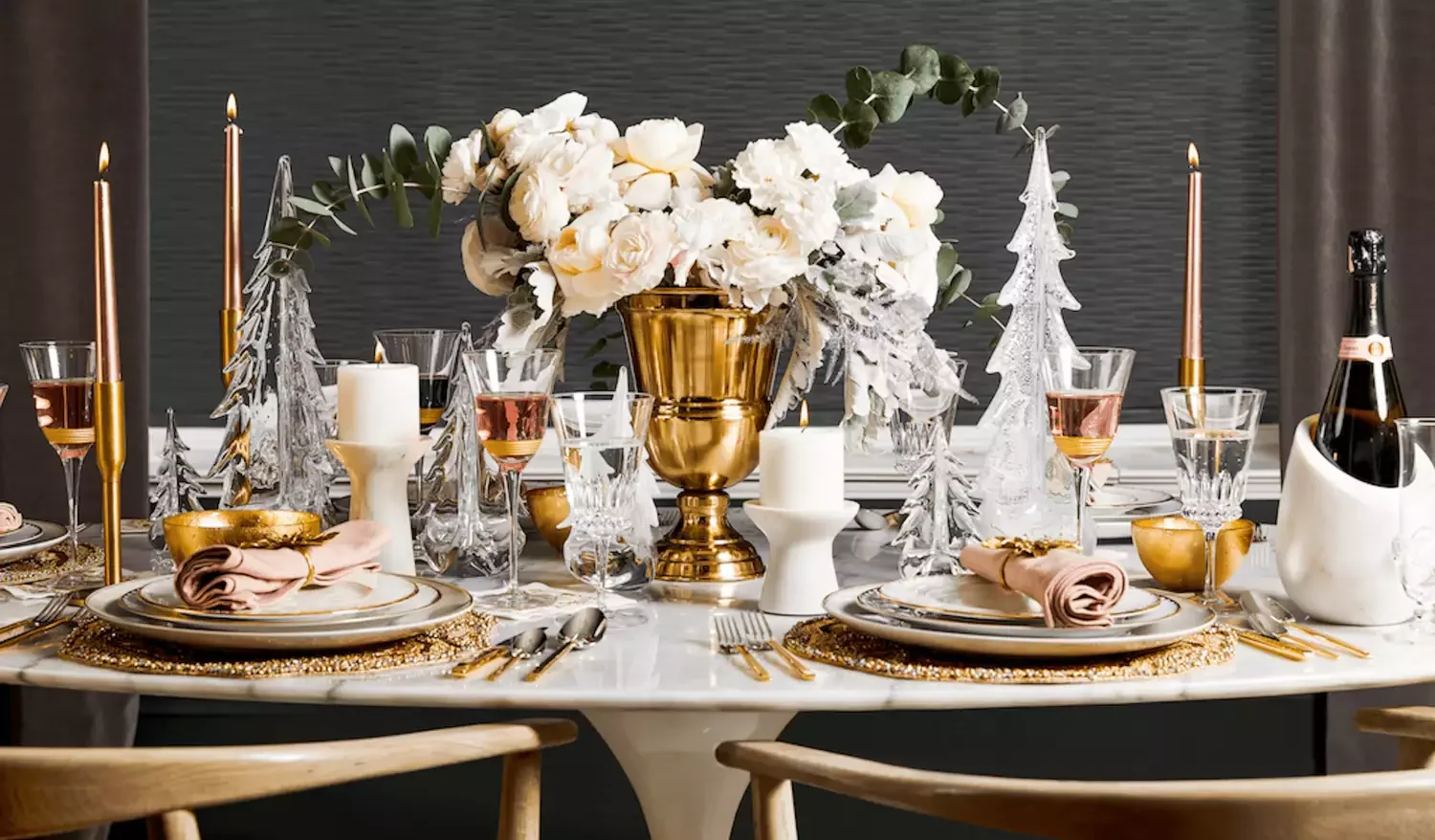 40 Stunning Christmas Table Decor Ideas That Will Make Your Holiday Gatherings Unforgettable 18 Gold, Silver, and Florals
