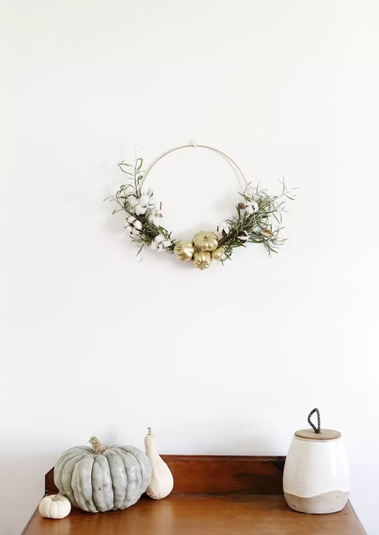66 Beautiful Fall Wreath DIY Ideas to Welcome Autumn Into Your Home 35 Golden Pumpkin Wreath