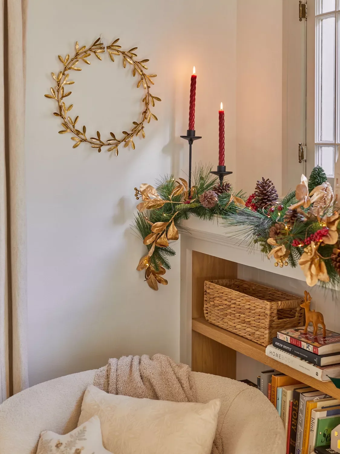 75 Stunning DIY Holiday Wreath Ideas to Transform Every Space in Your Home 62 Golf Leaf Wreath