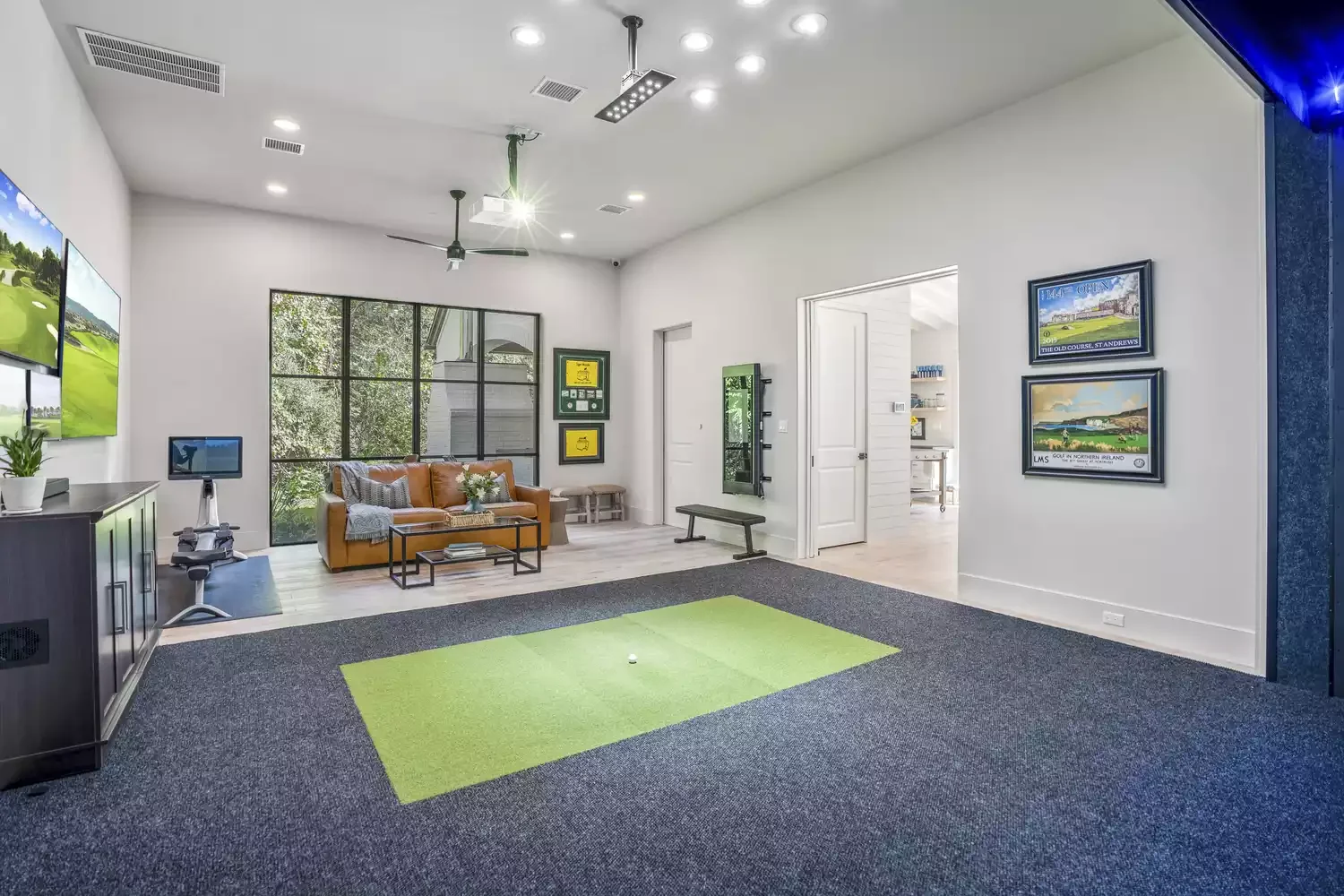 48 Creative Ways to Transform Your Extra Room Into Something Amazing 11 Golf and Exercise Room