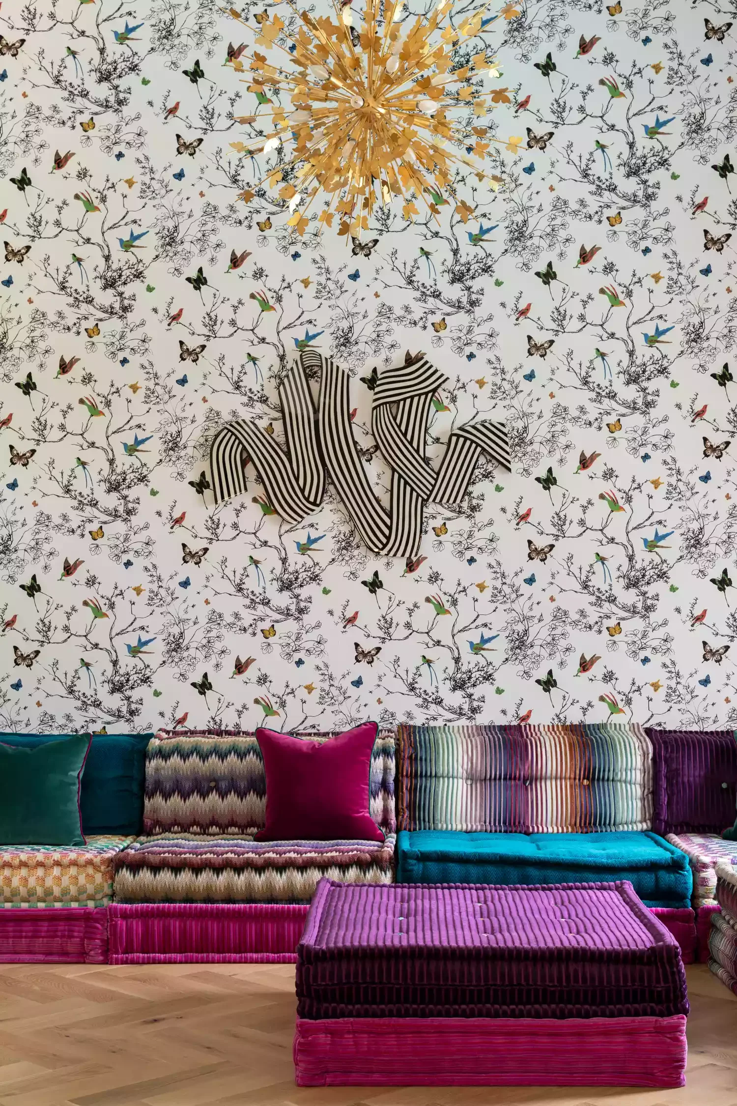 35 Stunning Living Room Wallpaper Ideas to Transform Your Space 22 Gorgeous Butterflies
