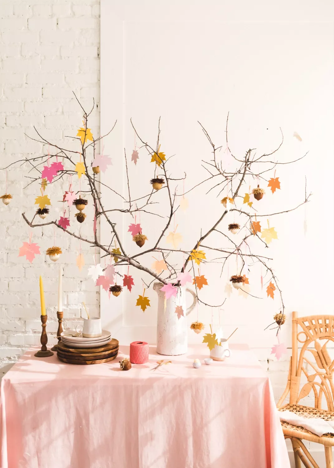 55 Stunning Thanksgiving Décor Ideas to Transform Your Home with Style 24 Gratitude Tree