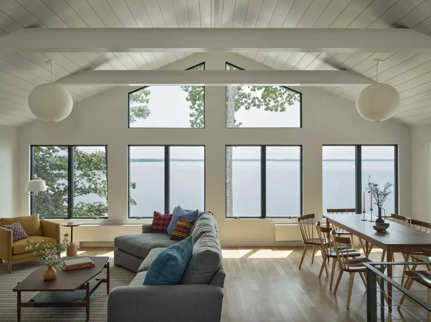38 Stunning Sofa Ideas That'll Transform Your Living Room Style 20 Gray With Colorful Pillows