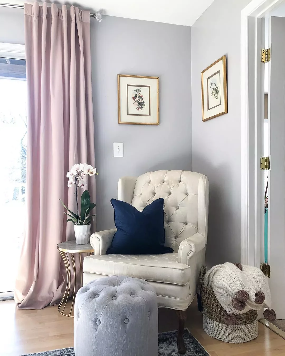 43 Stunning Gray Living Room Ideas That Create the Perfect Serene Haven 7 Gray and Soft Pink