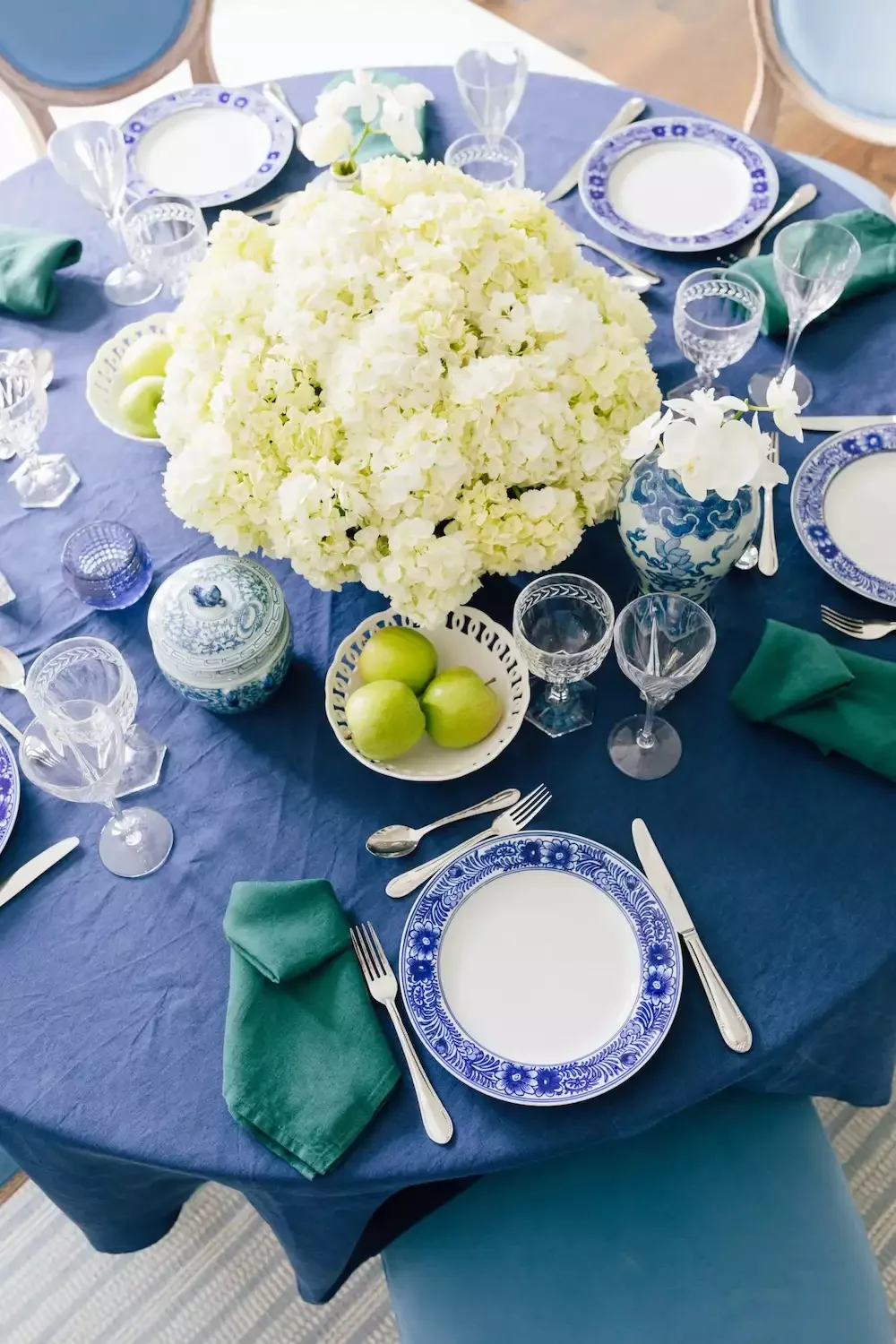 34 Stunning Tablescape Ideas to Transform Your Dining Experience All Year Long Green + Blue Tablescape
