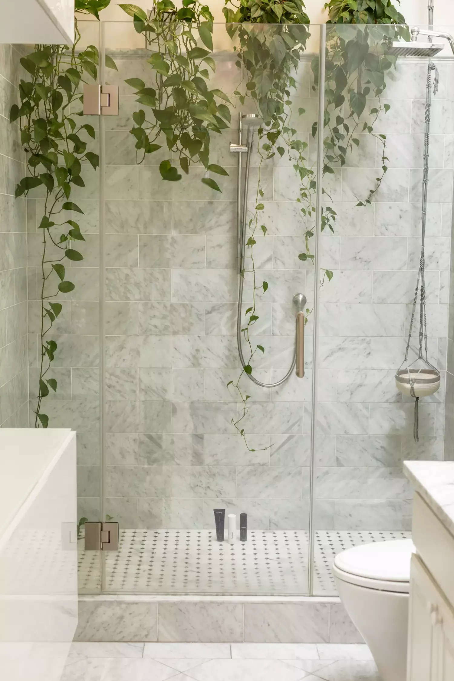 35 Stunning Minimalist Bathroom Ideas That Will Transform Your Space 14 Green Minimalism