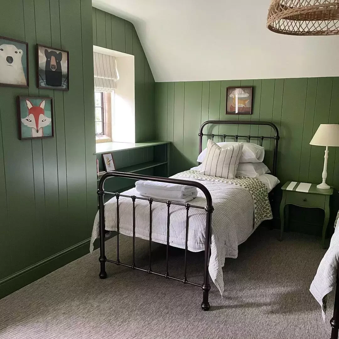 35 Stunning Green Bedroom Ideas That Will Transform Your Space 31 Green Shiplap