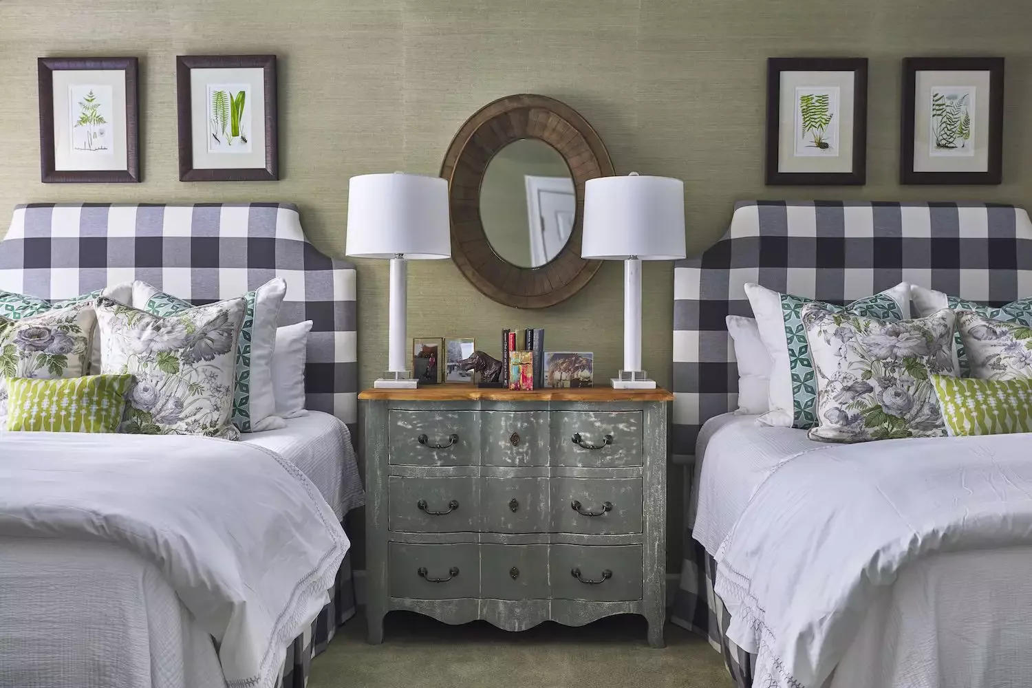 35 Stunning Green Bedroom Ideas That Will Transform Your Space 25 Green Traditionalist