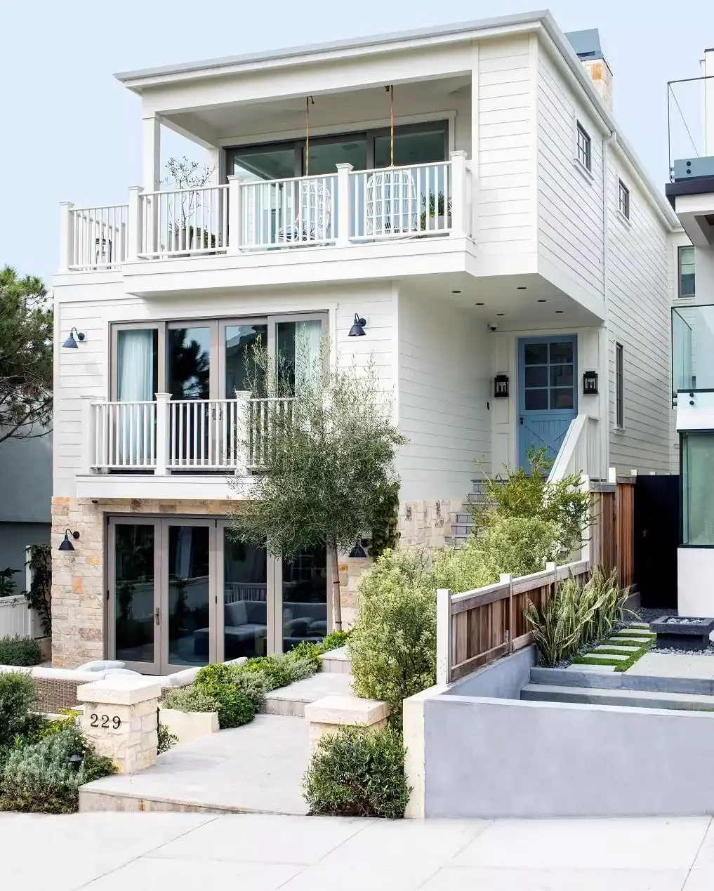 82 Stunning Front Yard Landscaping Ideas to Transform Your Home's Curb Appeal This Spring Green Urban Front Yard
