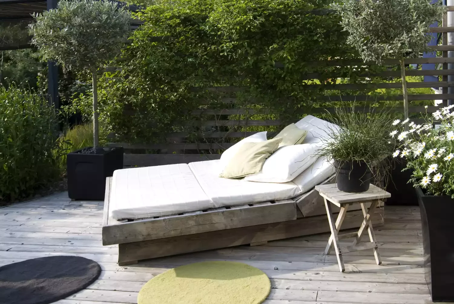 21 Creative Ways to Add Privacy to Your Deck Retreat 8 Green a Privacy Screen
