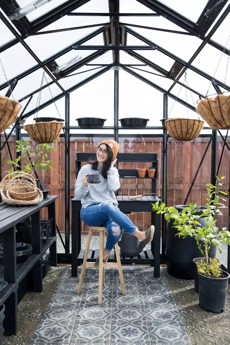 35 Creative DIY Garden Projects to Transform Your Outdoor Space Greenhouse With Custom Flooring