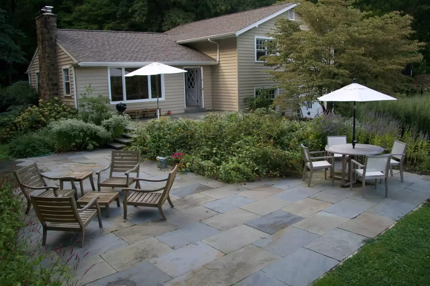 39 Stunning Paver Ideas That Transform Your Dream Patio Grid Pattern Patio