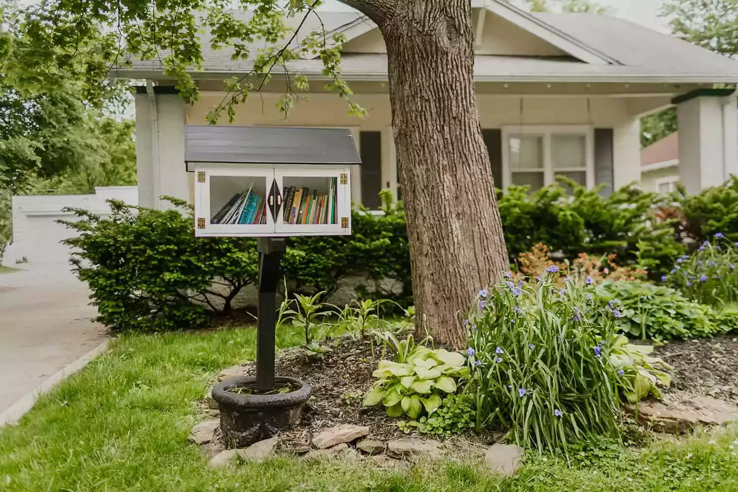 34 Creative Mailbox Ideas to Transform Your Home's Curb Appeal Hack Your Mailbox Post