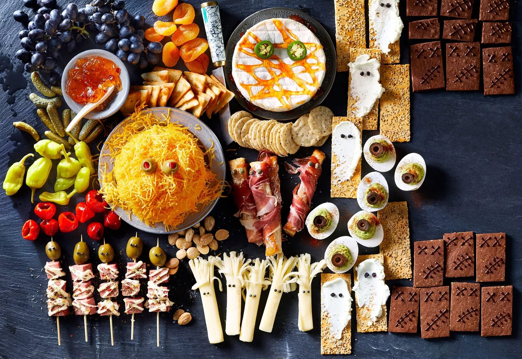 23 Spooky Halloween Charcuterie Board Ideas to Inspire You 12 Halloween Snack Board