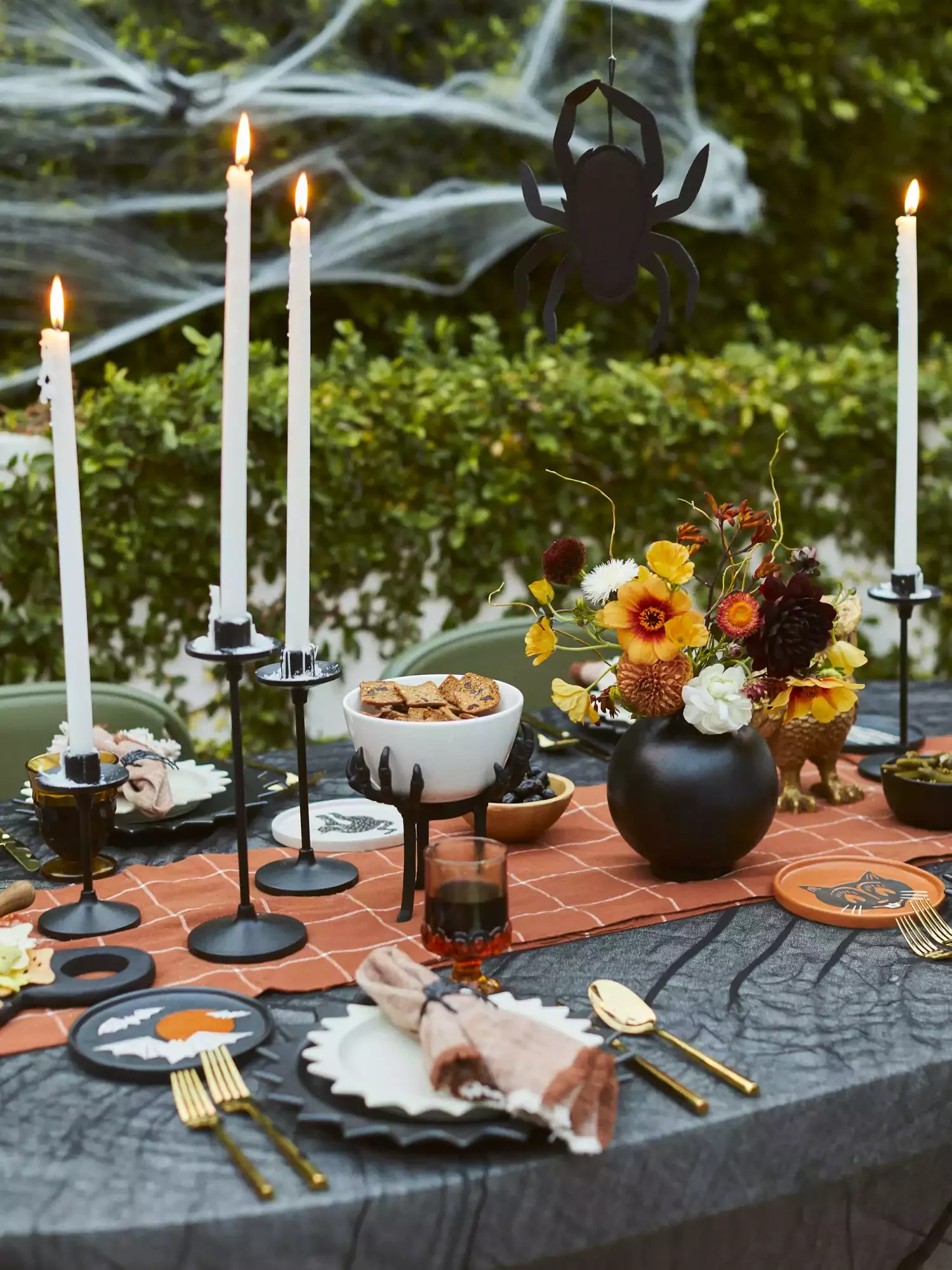 34 Creative Table Runner Ideas to Transform Your Dining Space Halloween Table Runner