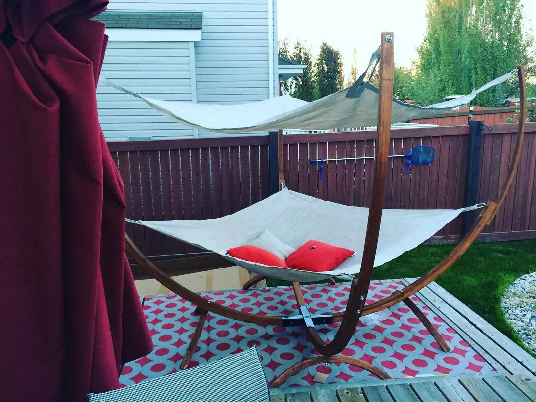 29 Stunning Backyard Hammock Ideas to Create Your Perfect Relaxation Retreat 18 Hammock Bed