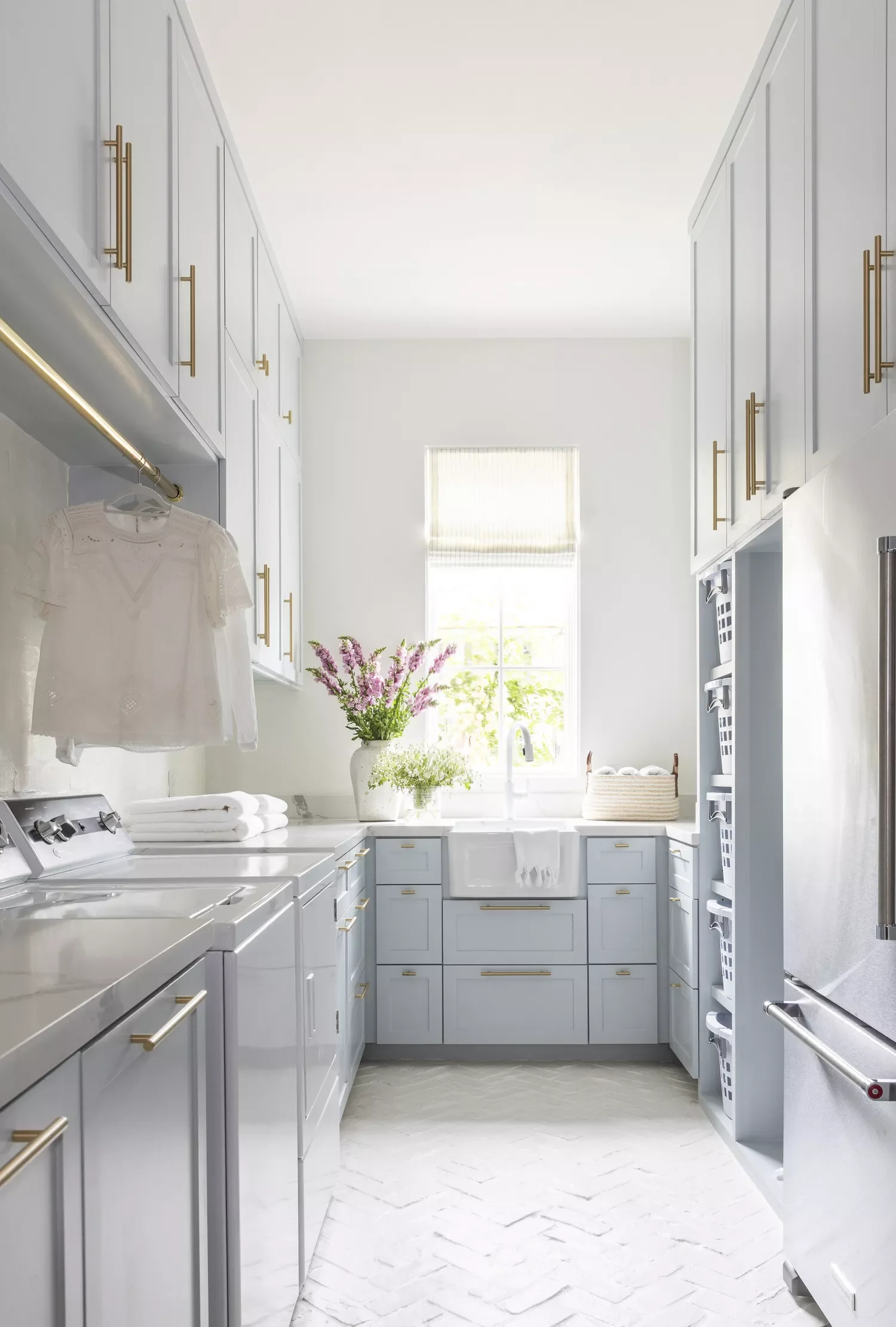 26 Stunning Laundry Room Cabinet Ideas That'll Transform Your Space Hamper Cubbies